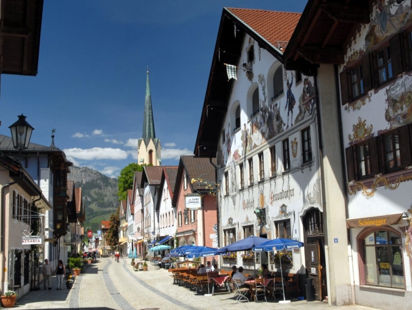 Historische Ludwigstraße, GarmischPartenkirchen cityseeker
