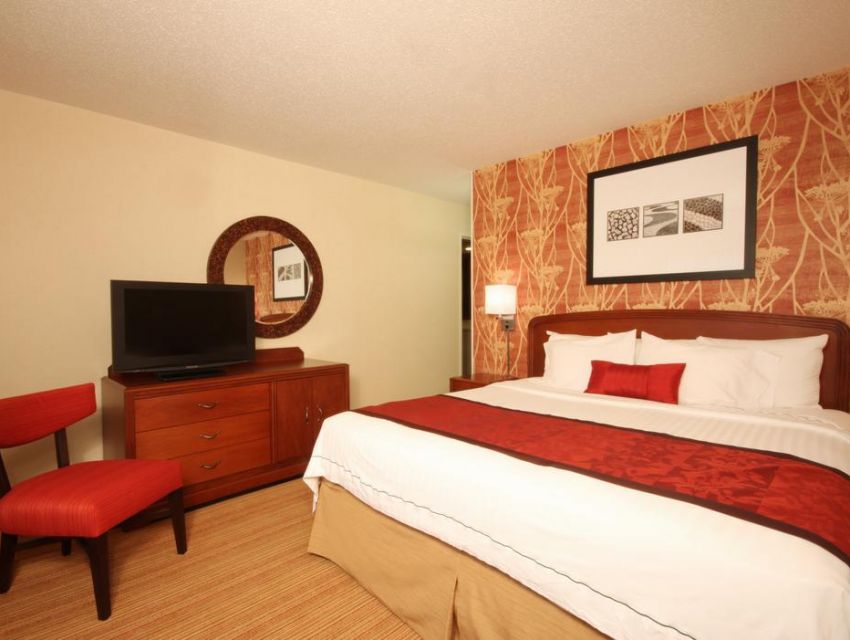 Courtyard Chicago Bloomingdale, Bloomingdale cityseeker